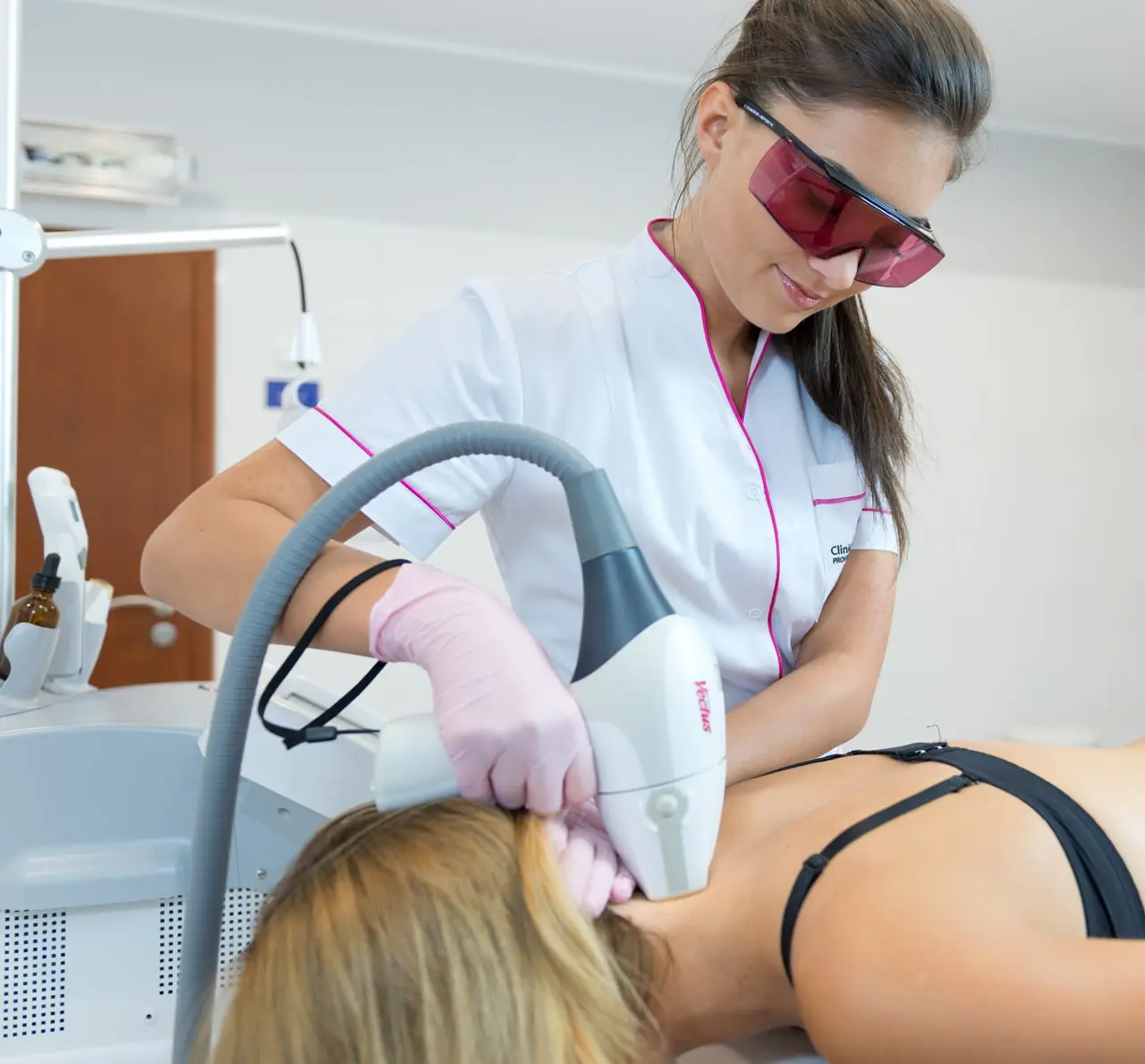 Depilacja laserowa szyja i kark